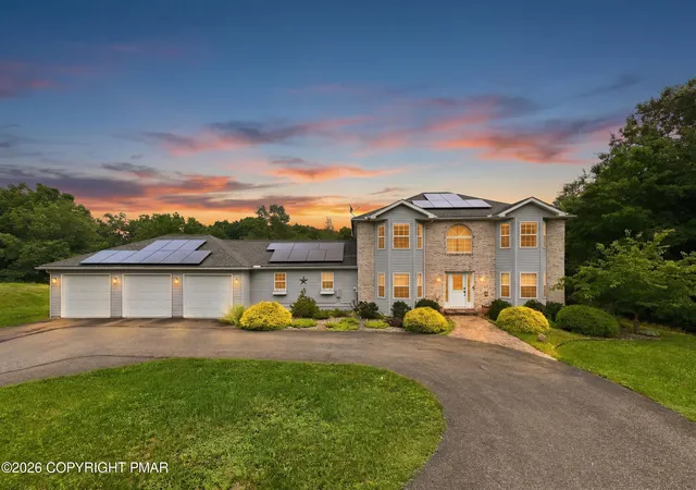 Homes for sale in Stroudsburg, PA | 212 Ellen Ct, Stroudsburg, PA 18360 | MLS# PM-143023