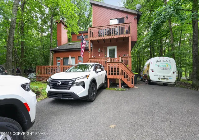 Homes for sale in East Stroudsburg, PA | 114 Hyland Dr, East Stroudsburg, PA 18301 | MLS# PM-143038