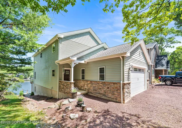 Photo 4 of Single family home for sale at 116 S Lake Dr, Lake Harmony, PA 18624 | MLS# PM-143073 | Listing updated on 2026-07-31
