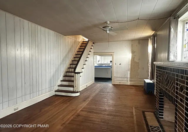 Photo 3 of Single family home for sale at 729 W Norwegian St, Pottsville, PA 17901 | MLS# PM-143019 | Listing updated on 2026-10-08