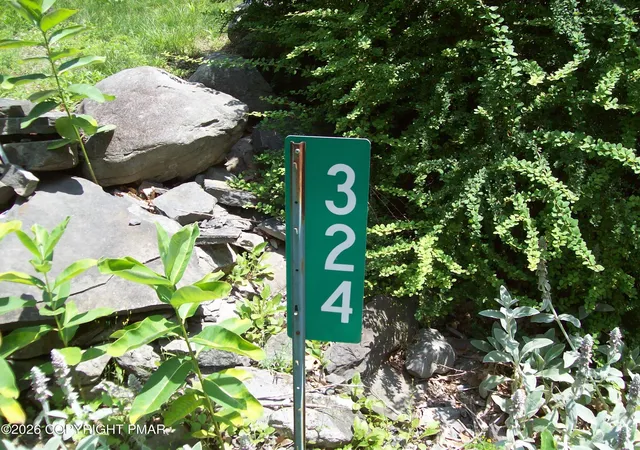 Homes for sale in Bushkill, PA | 324 Whippoorwill Dr, Bushkill, PA 18324 | MLS# PM-143020
