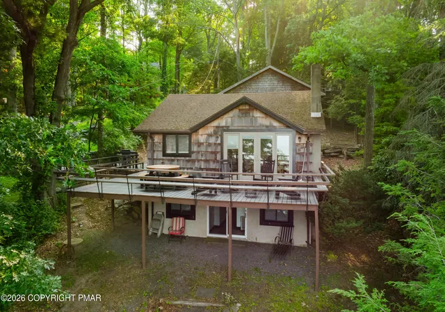 Photo 1 of Single family home for sale at 101 Antler Ridge Ct, Hawley, PA 18428 | MLS# PM-143130 | Listing updated on 2026-08-03