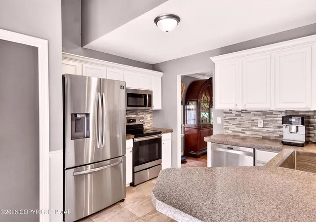 Photo 4 of Sale Pending at 5120 Braintree Dr, Bushkill, PA 18324 | MLS# PM-143160 | Listing updated on 2026-09-22