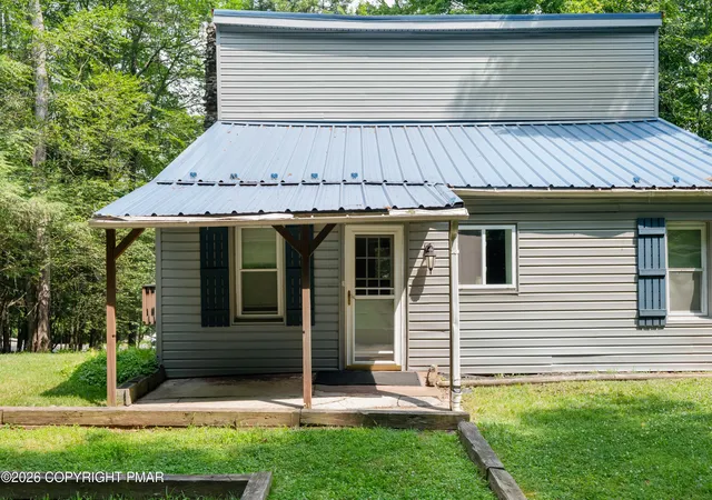 Photo 5 of Single family home for sale at 962 Rt 507, Greentown, PA 18426 | MLS# PM-143154 | Listing updated on 2026-08-10