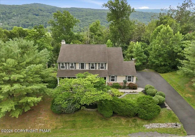 Photo 3 of Sale Pending at 325 Shawnee Valley Dr, East Stroudsburg, PA 18302 | MLS# PM-143119 | Listing updated on 2026-09-24