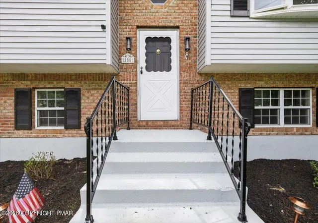 Photo 5 of Single family home for sale at 296 Scotch Pine Dr, Pocono Summit, PA 18346 | MLS# PM-143108 | Listing updated on 2026-08-20