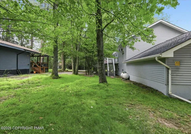 Photo 3 of Sale Pending at 296 Scotch Pine Dr, Pocono Summit, PA 18346 | MLS# PM-143108 | Listing updated on 2026-10-17