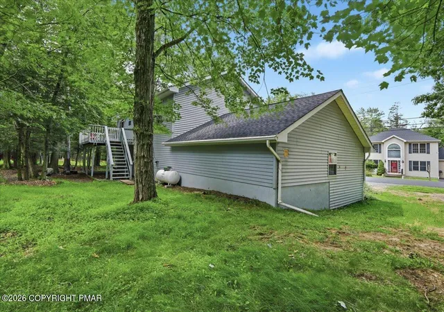 Photo 4 of Sale Pending at 296 Scotch Pine Dr, Pocono Summit, PA 18346 | MLS# PM-143108 | Listing updated on 2026-10-17