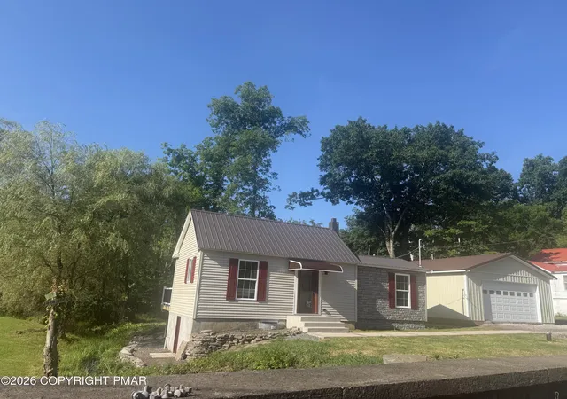 Photo 4 of Single family home for sale at 392 Lehman Outlet Rd, Dallas, PA 18612 | MLS# PM-143126 | Listing updated on 2026-10-05
