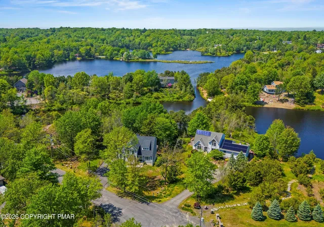 Photo 3 of Sale Pending at 125 English Ivy Ct, Long Pond, PA 18334 | MLS# PM-143903 | Listing updated on 2026-09-02