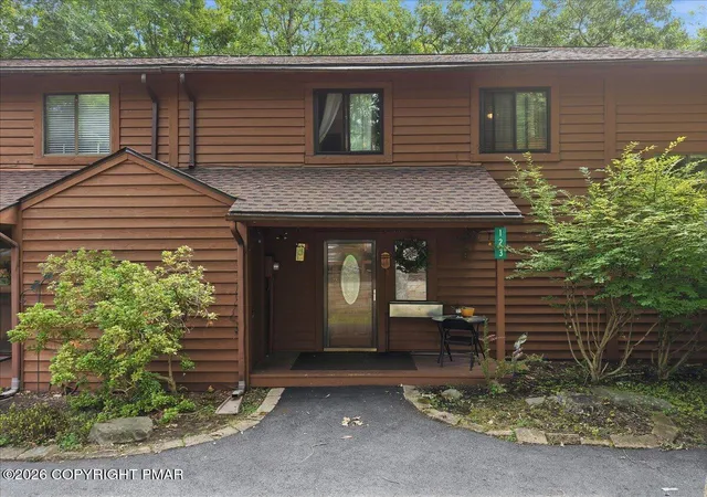 Photo 1 of Townhouse for sale at 123 Meadow View Ct, Bushkill, PA 18324 | MLS# PM-143163 | Listing updated on 2026-09-05