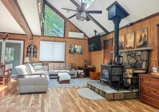 Photo 5 of Single family home for sale at 62 E Crk View Dr, Gouldsboro, PA 18424 | MLS# PM-143166 | Listing updated on 2026-08-07