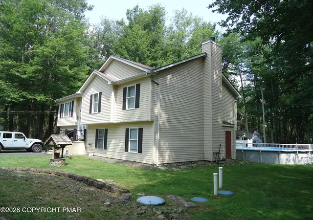 Photo 5 of Single family home for sale at 3270 Beech Ridge Dr, Pocono Summit, PA 18346 | MLS# PM-143178 | Listing updated on 2026-07-21
