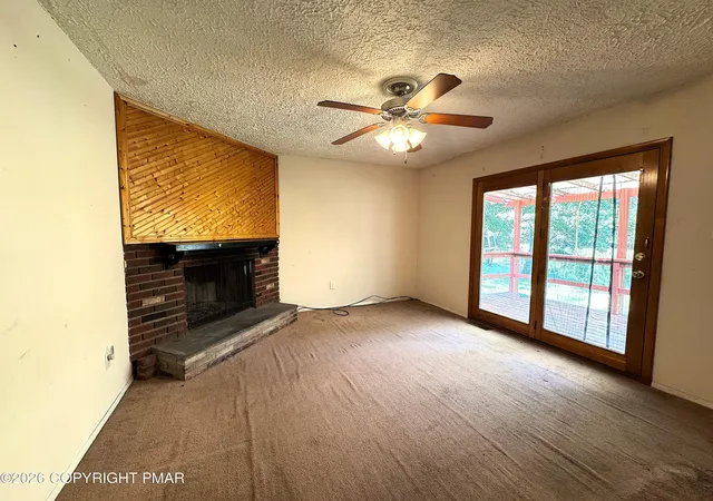 Photo 3 of Single family home for sale at 1236 Lace Dr, East Stroudsburg, PA 18302 | MLS# PM-143182 | Listing updated on 2026-09-29