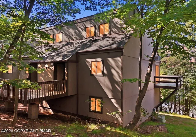 Photo 2 of Townhouse for sale at 126 Cross Country Ln, Tannersville, PA 18372 | MLS# PM-143233 | Listing updated on 2026-09-18