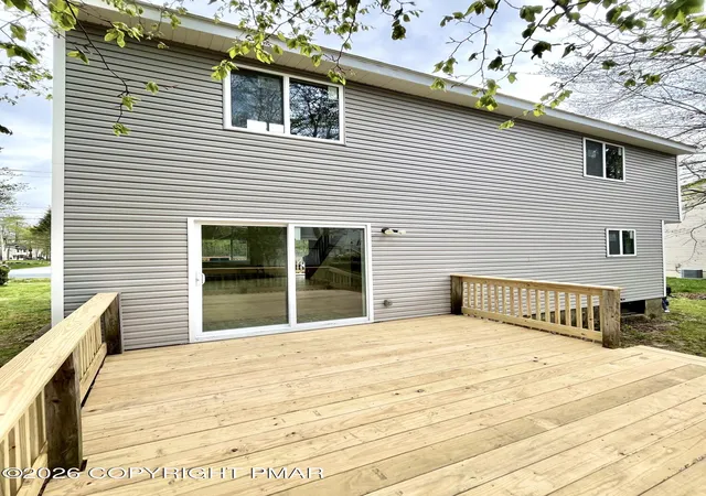Photo 3 of Single family home for sale at 7414 Ventnor Dr, Tobyhanna, PA 18466 | MLS# PM-143254 | Listing updated on 2026-10-16