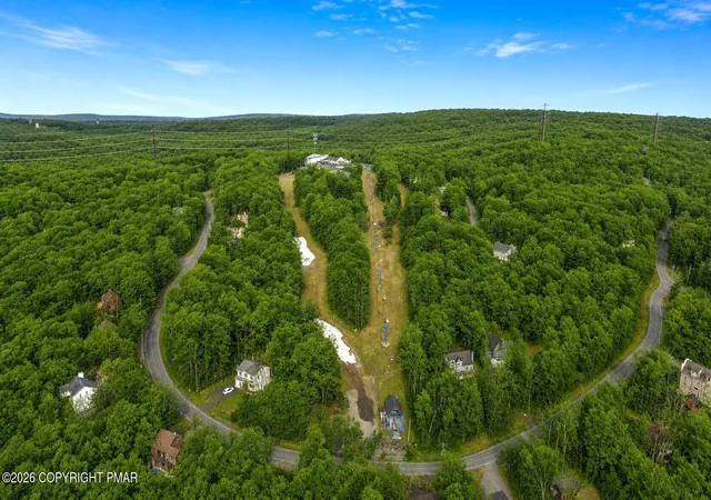 Photo 5 of Single family home for sale at 1007 Hampstead Rd, Bushkill, PA 18324 | MLS# PM-143222 | Listing updated on 2026-09-04
