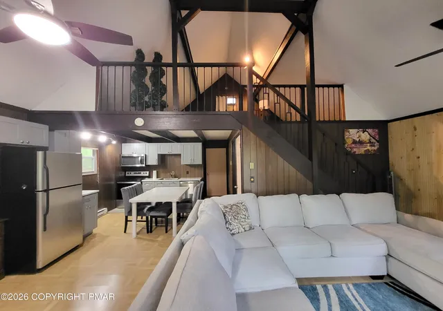 Photo 4 of Single family home for sale at 1067 Porter Dr, Bushkill, PA 18324 | MLS# PM-143270 | Listing updated on 2026-08-29