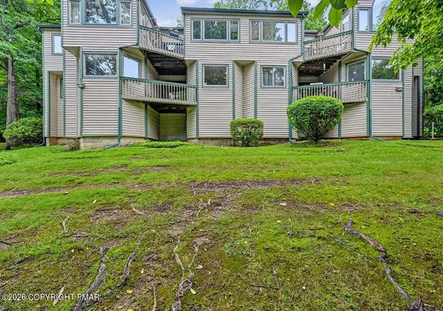 Listing Photo 2 - Condo for sale in building located at 324 Holw Rd, East Stroudsburg, PA 18302 - Unit #