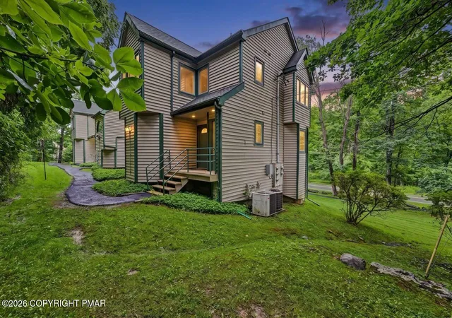 Listing Photo 4 - Condo for sale in building located at 324 Holw Rd, East Stroudsburg, PA 18302