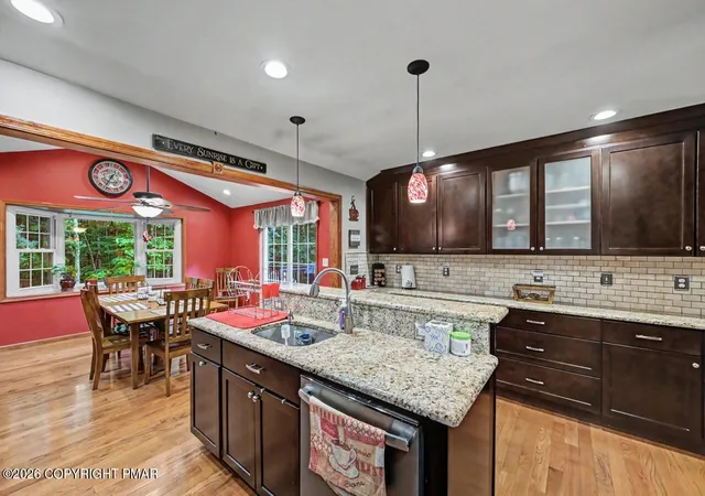 Photo 5 of Sale Pending at 386 Upper Ridge Dr, Effort, PA 18330 | MLS# PM-143268 | Listing updated on 2026-08-03