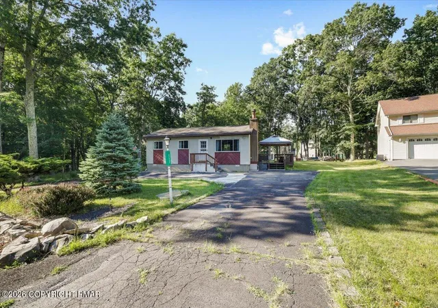 Photo 3 of Single family home for sale at 117 Mink Ct, Dingmans Ferry, PA 18328 | MLS# PM-143244 | Listing updated on 2026-07-22