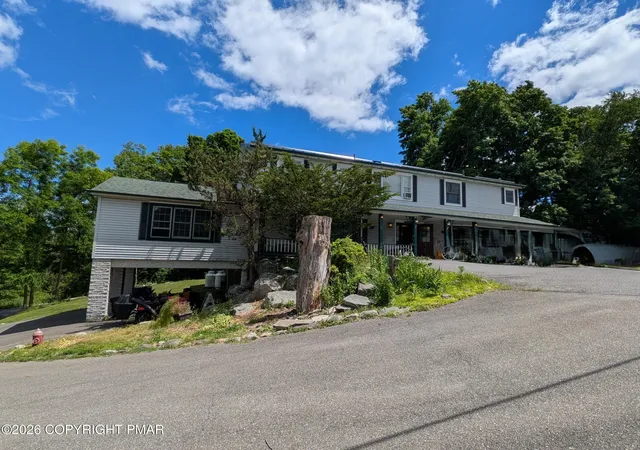 Photo 3 of Multi family home for sale at 926 Pennsylvania 390, Cresco, PA 18326 | MLS# PM-143272 | Listing updated on 2026-09-18