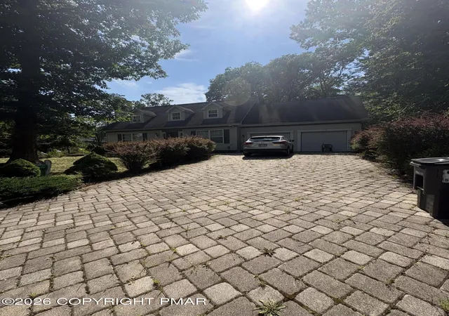 Photo 2 of Single family home for sale at 174 Pasquin Dr, East Stroudsburg, PA 18301 | MLS# PM-143543 | Listing updated on 2026-08-04
