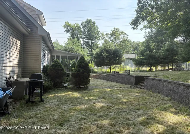 Photo 3 of Single family home for sale at 174 Pasquin Dr, East Stroudsburg, PA 18301 | MLS# PM-143543 | Listing updated on 2026-10-09