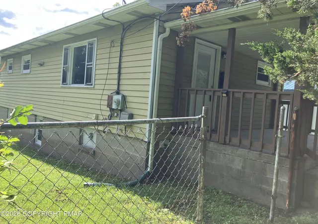 Photo 3 of Sale Pending at 520 Oak St, East Stroudsburg, PA 18301 | MLS# PM-143301 | Listing updated on 2026-09-16