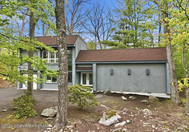 Photo 4 of Single family home for sale at 3120 Greenbriar Dr, East Stroudsburg, PA 18301 | MLS# PM-143266 | Listing updated on 2026-08-31