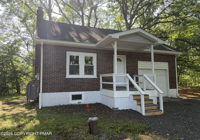 Photo 2 of Single family home for sale at 1139 Old Ml Rd, East Stroudsburg, PA 18301 | MLS# PM-143294 | Listing updated on 2026-09-07