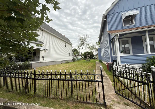 Photo 3 of Single family home for sale at 86 Church St, Kingston, PA 18704 | MLS# PM-143368 | Listing updated on 2026-09-17