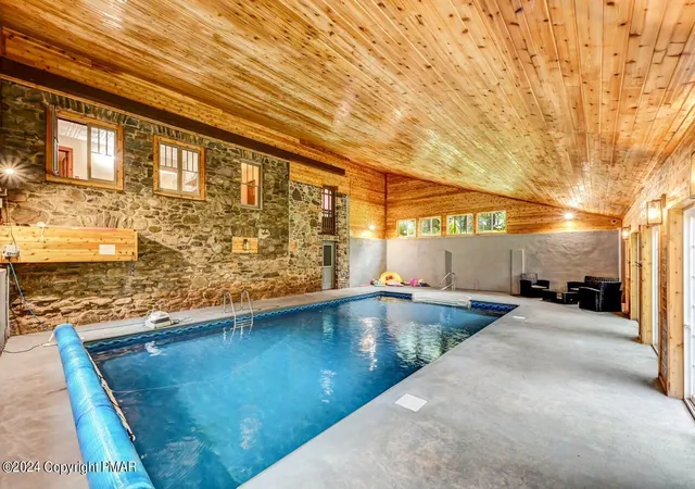 Photo 5 of Single family home for sale at 614 Lavender Ln, Canadensis, PA 18325 | MLS# PM-143370 | Listing updated on 2026-07-27
