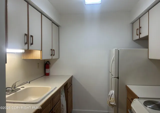 Photo 4 of Sale Pending at 3 Village Cir #403, Stroudsburg, PA 18360 | MLS# PM-143451 | Listing updated on 2026-08-25
