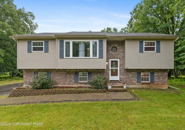 Photo 1 of Single family home for sale at 2210 S Rocky Mountain Dr, Effort, PA 18330 | MLS# PM-143478 | Listing updated on 2026-09-01