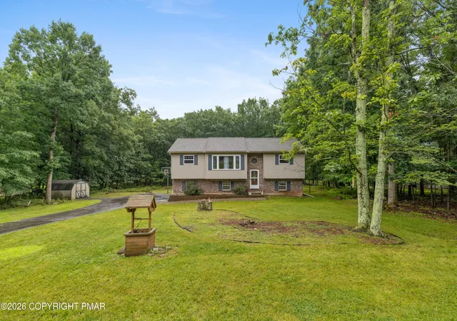 Photo 2 of Single family home for sale at 2210 S Rocky Mountain Dr, Effort, PA 18330 | MLS# PM-143478 | Listing updated on 2026-09-01