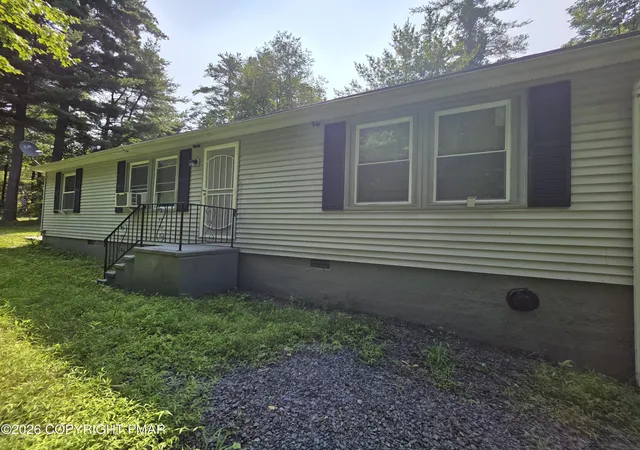 Photo 4 of Single family home for sale at 567 Big Egypt Rd, Bushkill, PA 18324 | MLS# PM-143410 | Listing updated on 2026-08-01