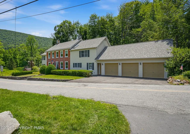 Photo 2 of Sale Pending at 105 Fetherman Rd, Stroudsburg, PA 18360 | MLS# PM-143379 | Listing updated on 2026-09-14