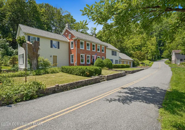 Photo 3 of Sale Pending at 105 Fetherman Rd, Stroudsburg, PA 18360 | MLS# PM-143379 | Listing updated on 2026-09-14