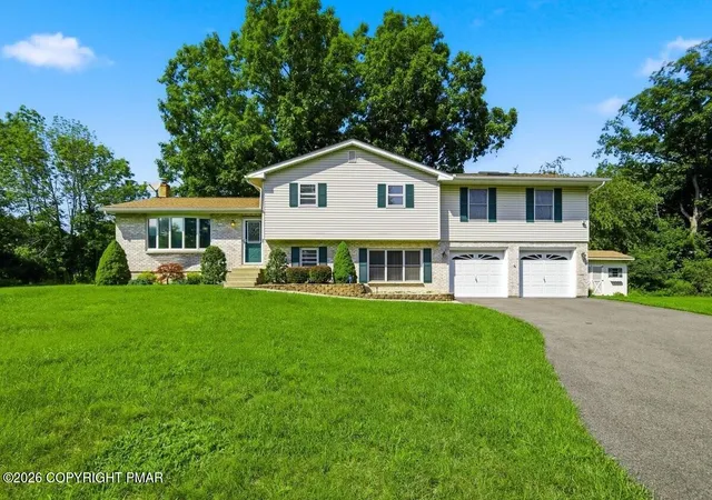 Single family home for sale at 246 Switzgabel Dr, Brodheadsville, PA 18322 | MLS# PM-143520