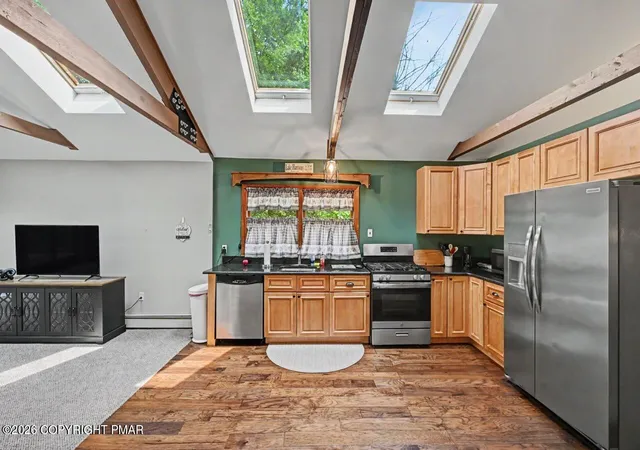 Photo 4 of Single family home for sale at 27 W Fern St, Lake Harmony, PA 18624 | MLS# PM-143426 | Listing updated on 2026-09-17
