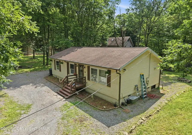 Photo 4 of Sale Pending at 12 Highpoint Dr, Albrightsville, PA 18210 | MLS# PM-143447 | Listing updated on 2026-10-07
