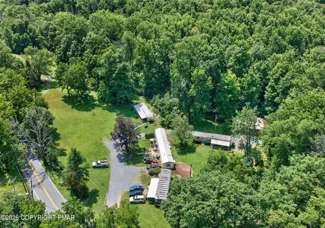 Listing Photo 5 - Condo for sale in building located at 261 Schipps Ln, Mount Bethel, PA 18343