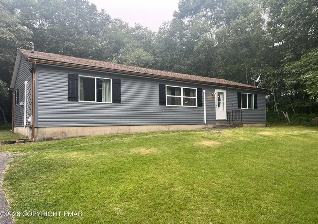 Photo 3 of Single family home for sale at 2215 Yellowstone Dr, Blakeslee, PA 18610 | MLS# PM-143412 | Listing updated on 2026-07-28