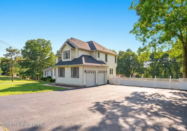 Photo 2 of Single family home for sale at 4864 Pine Ridge Dr W, Bushkill, PA 18324 | MLS# PM-143433 | Listing updated on 2026-08-22