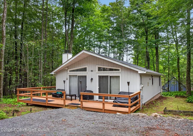 Photo 3 of Single family home for sale at 186 Wyomissing Dr, Pocono Lake, PA 18347 | MLS# PM-143490 | Listing updated on 2026-08-19