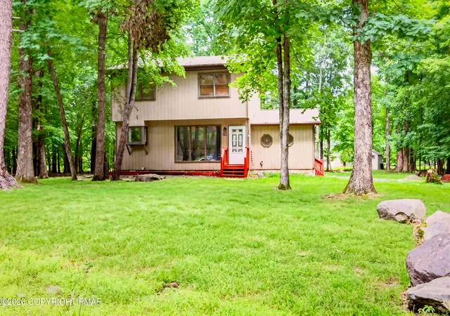 Photo 4 of Single family home for sale at 3232 Greenbriar Dr, East Stroudsburg, PA 18301 | MLS# PM-143588 | Listing updated on 2026-09-06