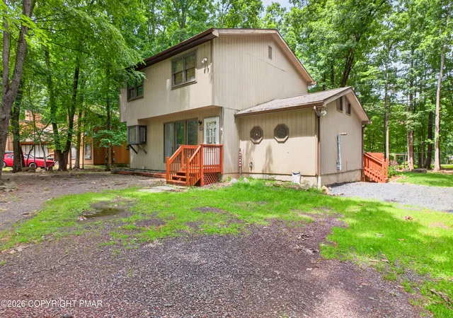 Photo 5 of Single family home for sale at 3232 Greenbriar Dr, East Stroudsburg, PA 18301 | MLS# PM-143588 | Listing updated on 2026-09-06