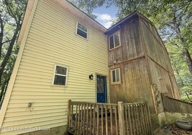Photo 3 of Single family home for sale at 2174 Eagle Path, Bushkill, PA 18324 | MLS# PM-143466 | Listing updated on 2026-08-17